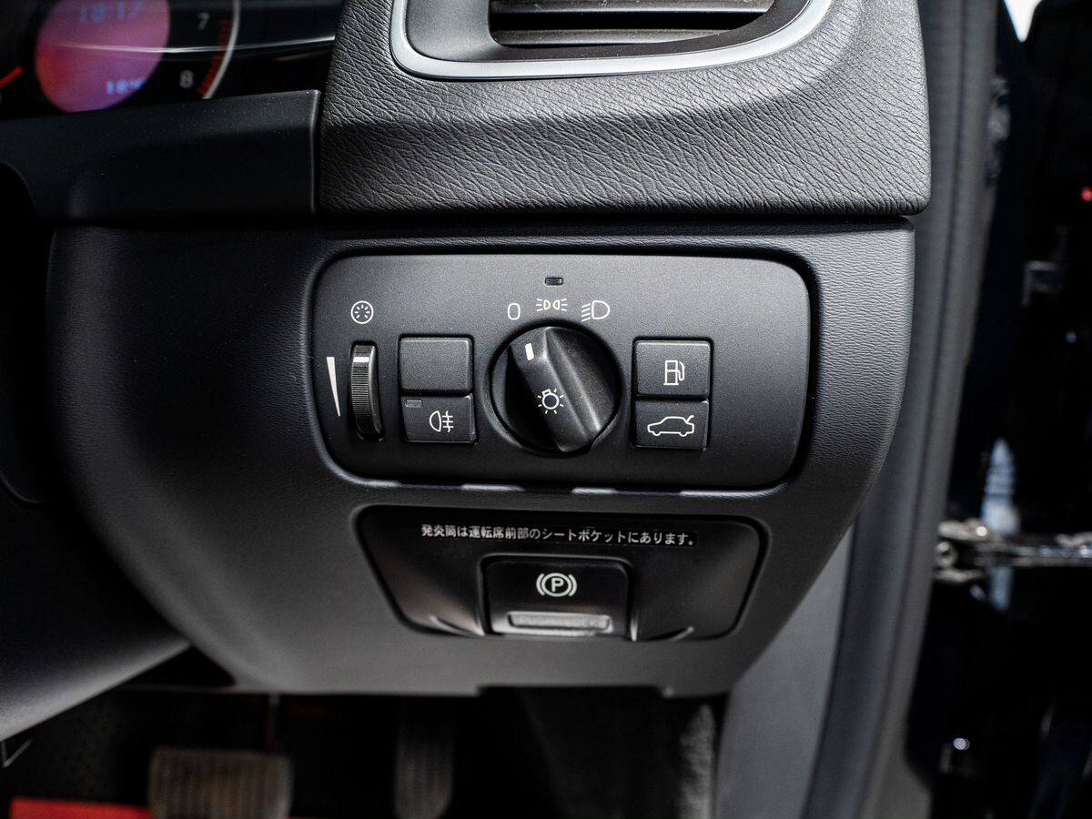 Volvo V60 2011 - фото автомобиля