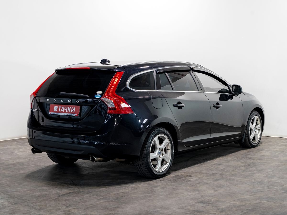 Volvo V60 2011 - фото автомобиля