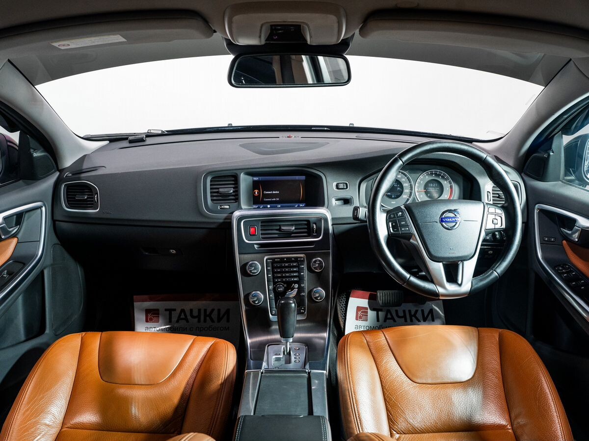 Volvo V60 2011 - фото автомобиля