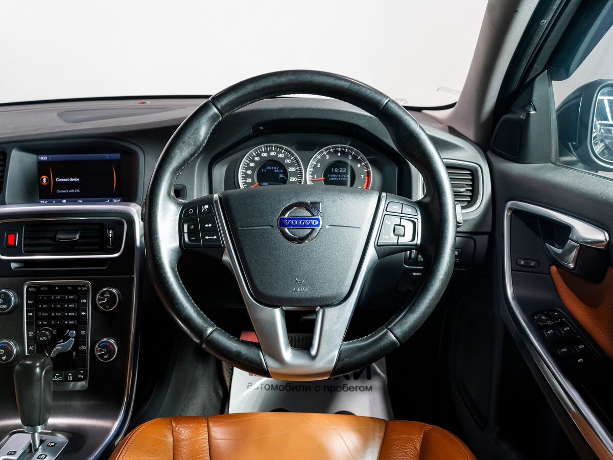 Volvo V60 2011 - фото автомобиля