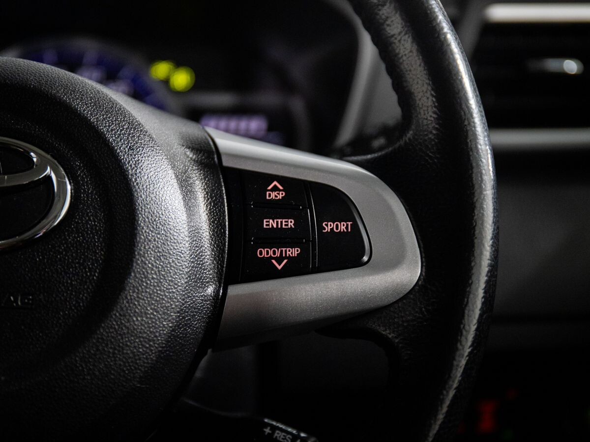 Toyota Tank 2017 - фото автомобиля