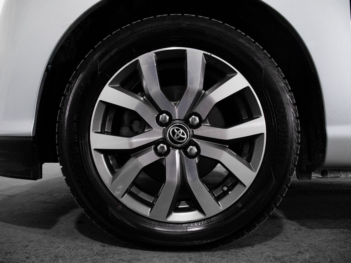 Toyota Tank 2017 - фото автомобиля