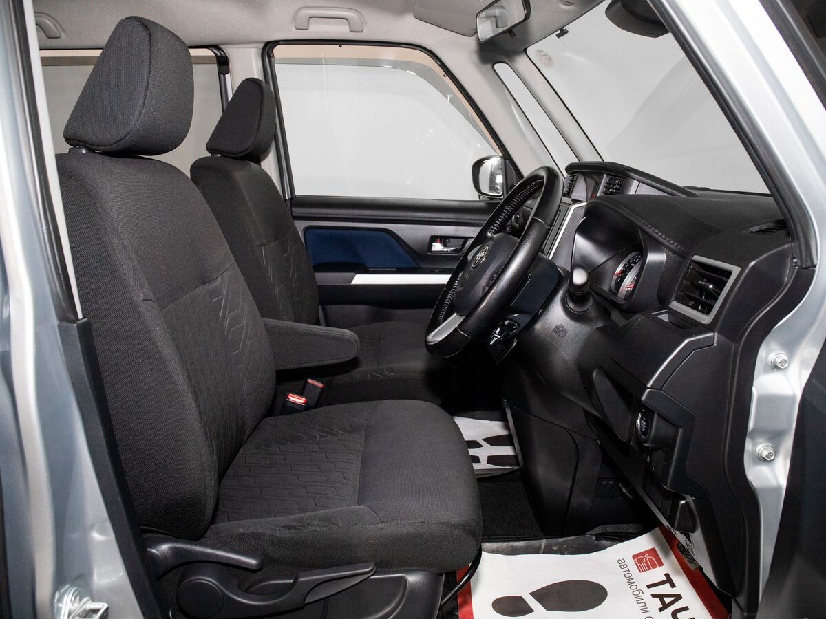 Toyota Tank 2017 - фото автомобиля