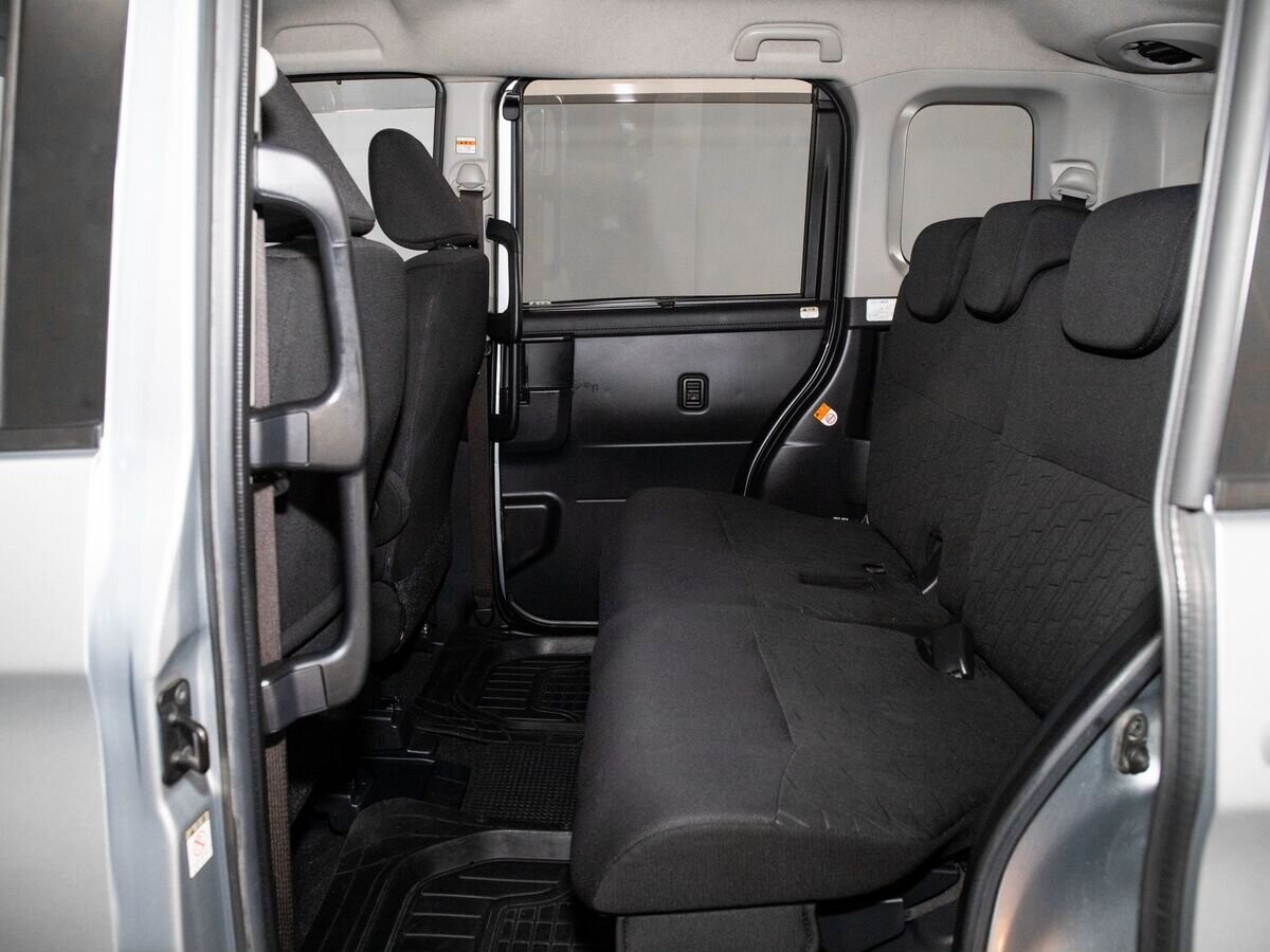 Toyota Tank 2017 - фото автомобиля