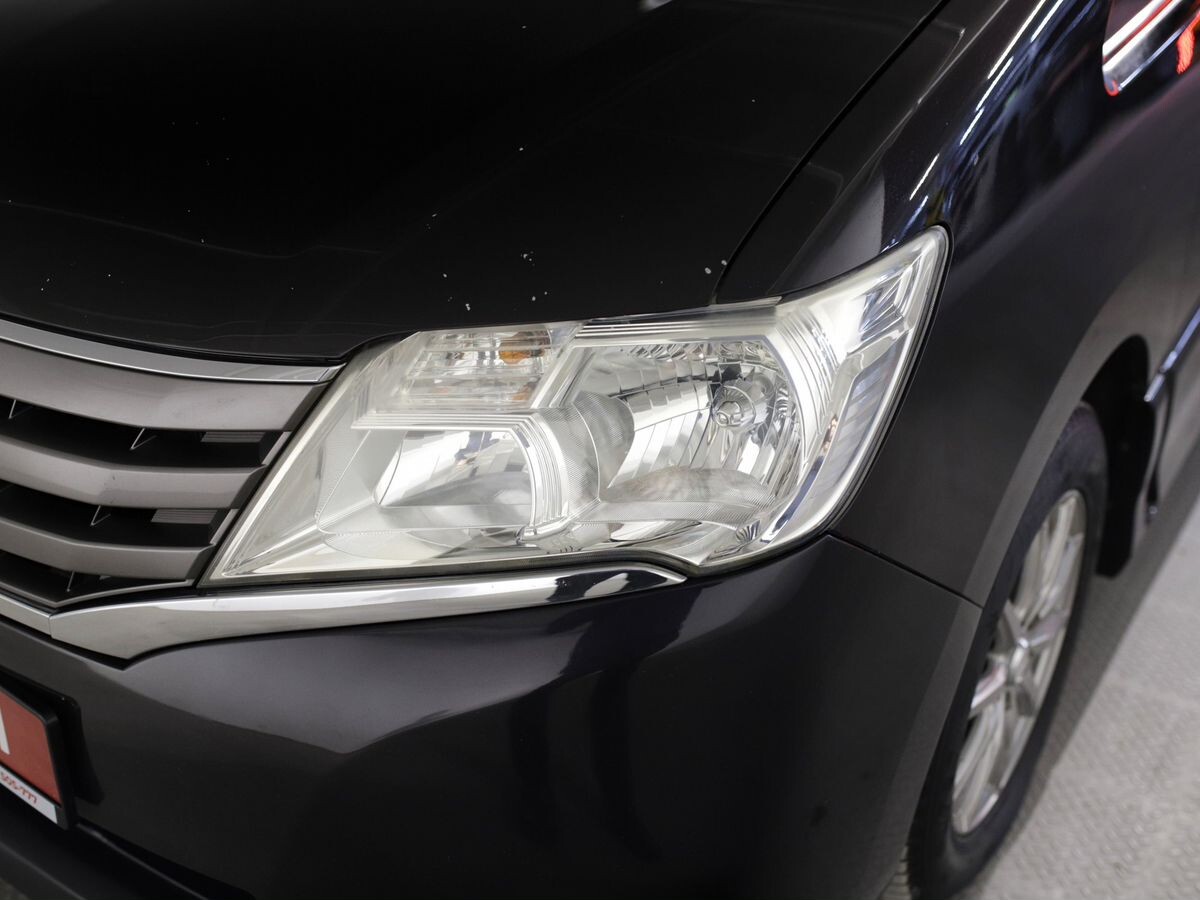 Nissan Serena 2012 - фото автомобиля