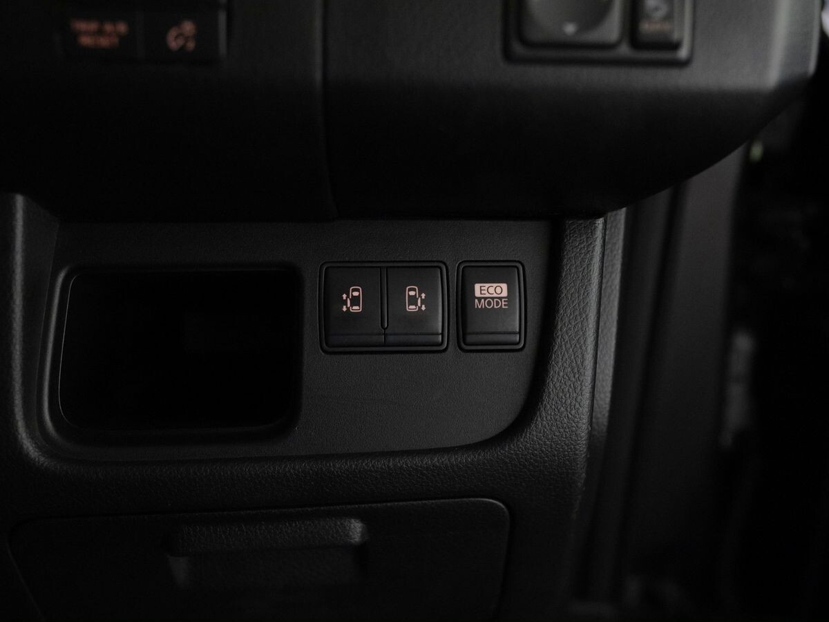 Nissan Serena 2012 - фото автомобиля