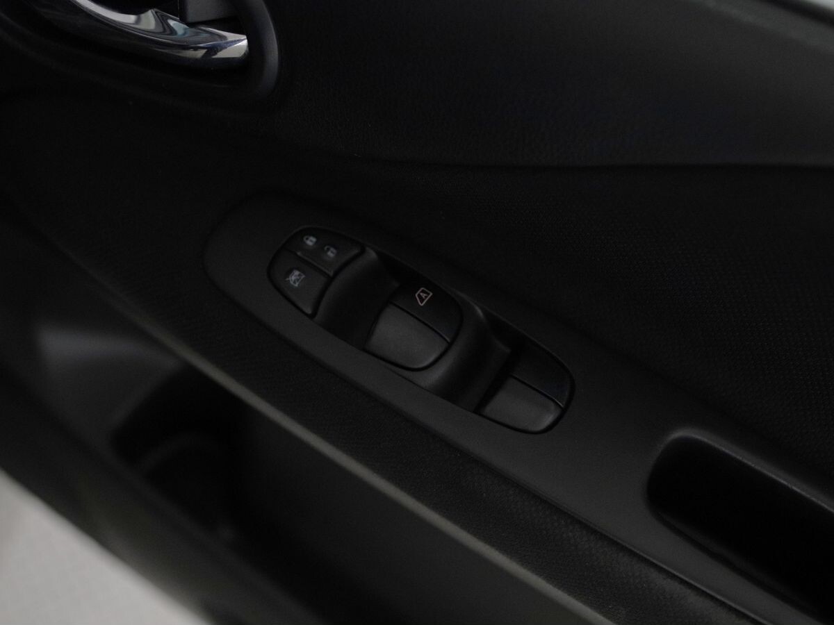 Nissan Serena 2012 - фото автомобиля