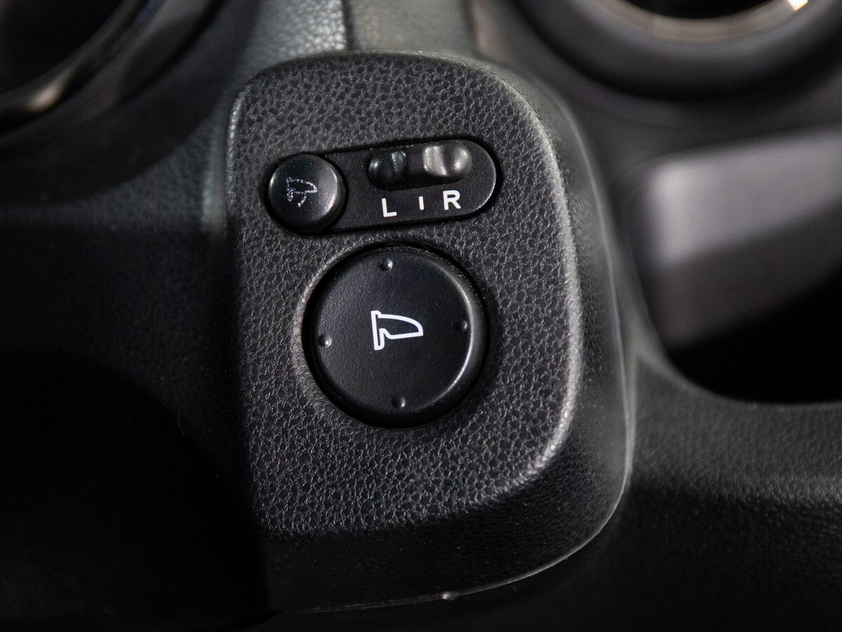 Honda Fit Shuttle 2012 - фото автомобиля