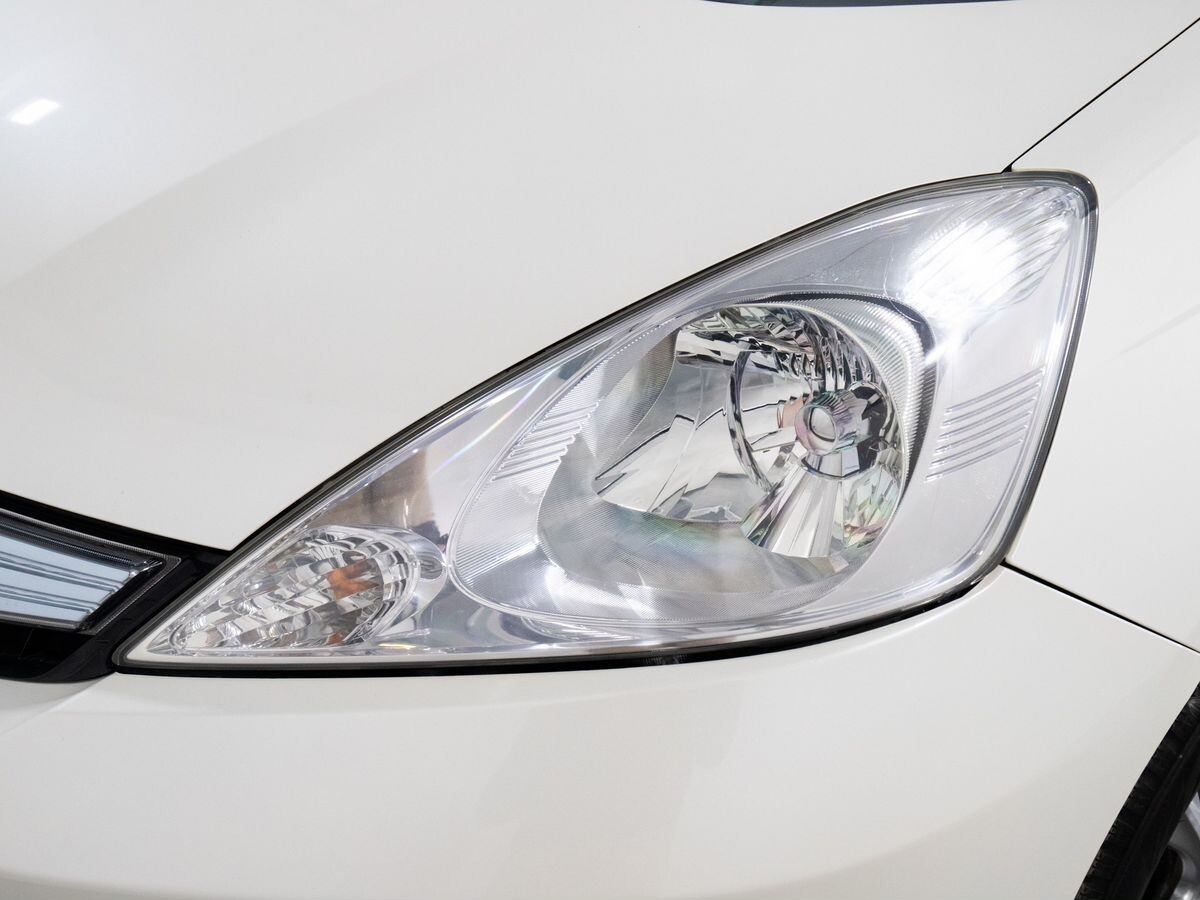 Honda Fit Shuttle 2012 - фото автомобиля