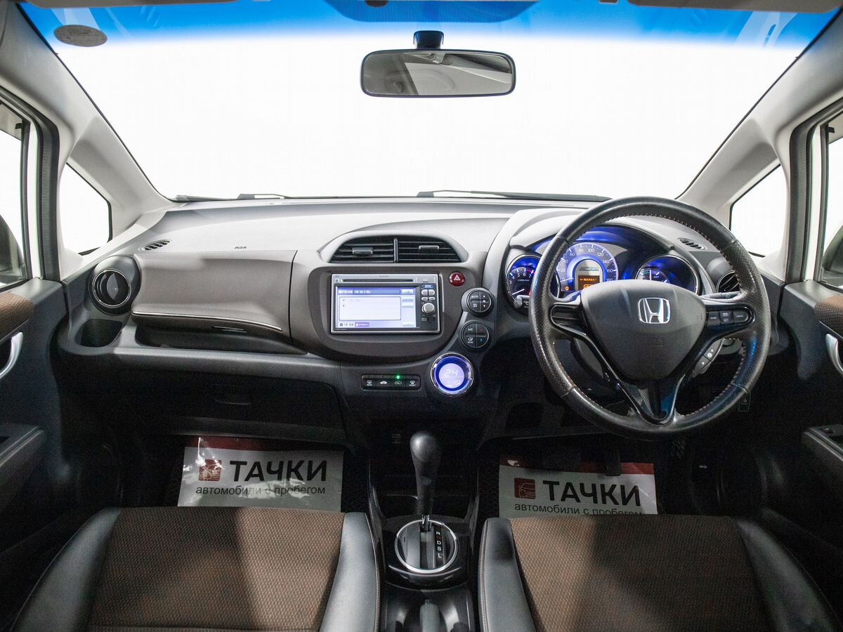 Honda Fit Shuttle 2012 - фото автомобиля