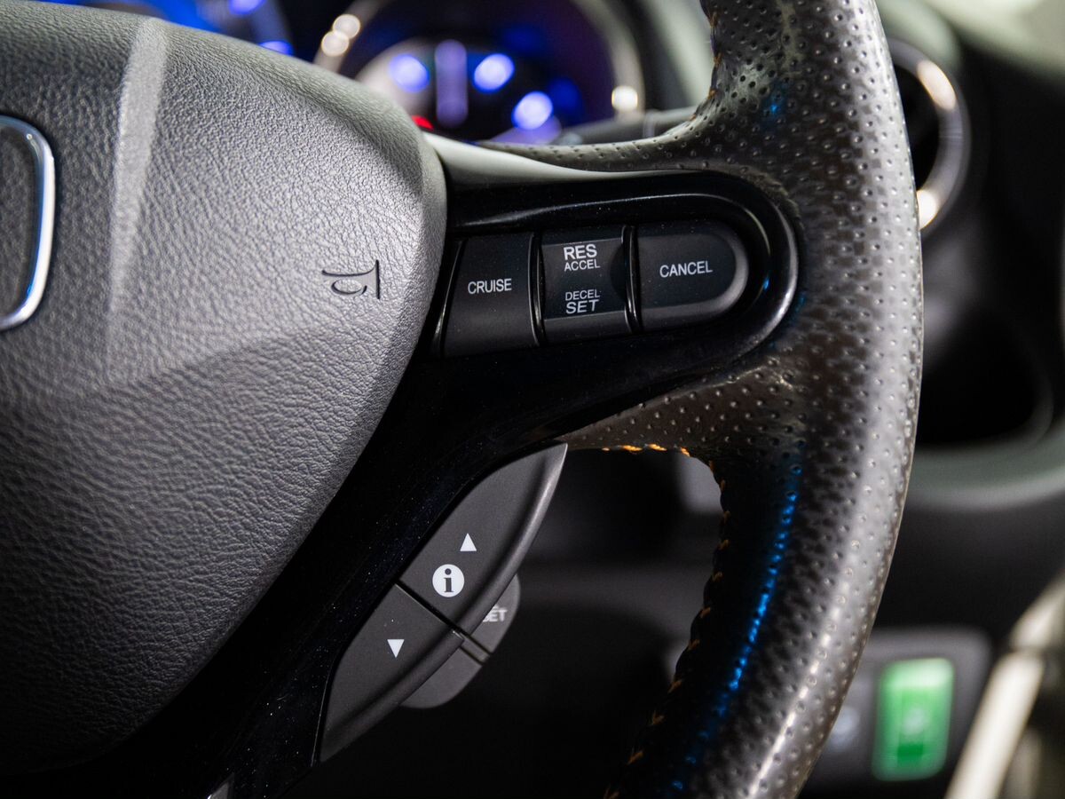 Honda Fit Shuttle 2012 - фото автомобиля