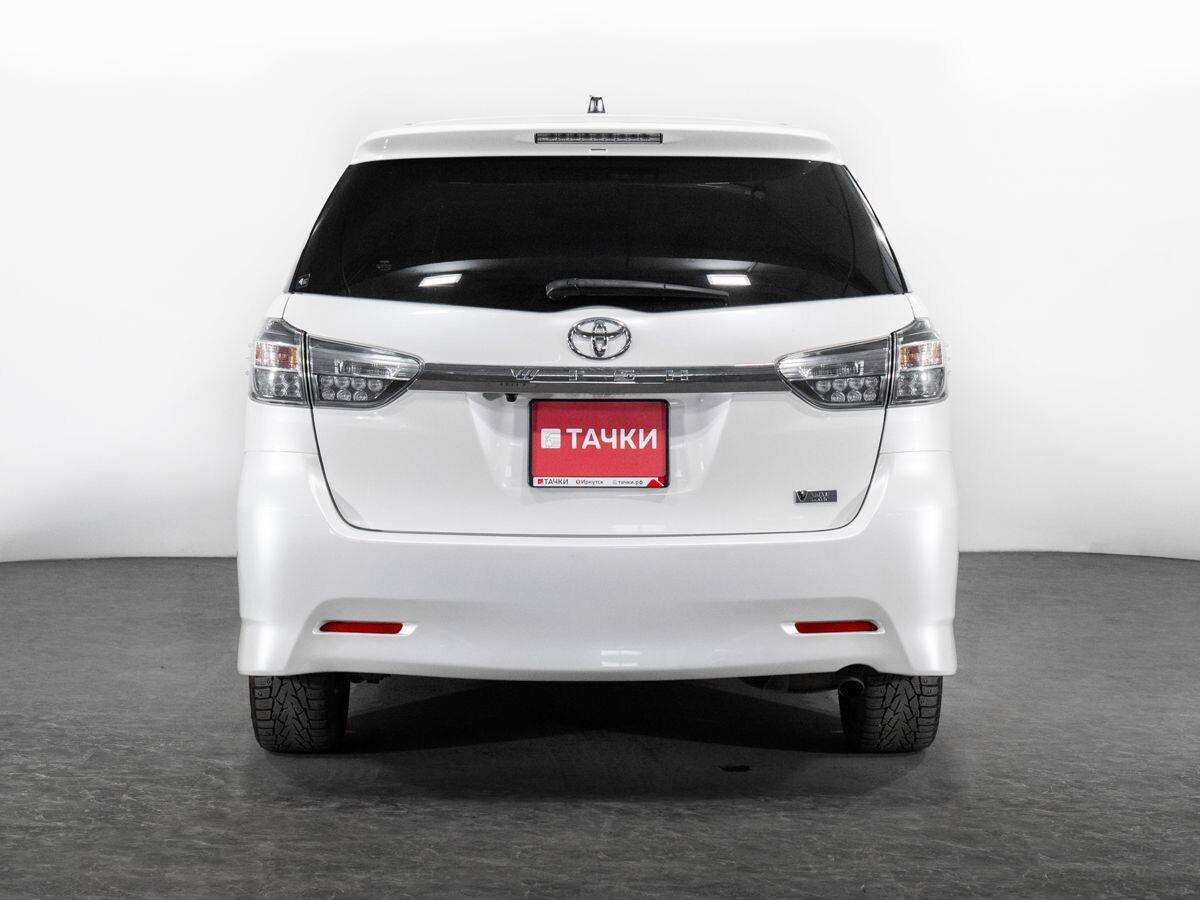 Toyota Wish 2013 - фото автомобиля