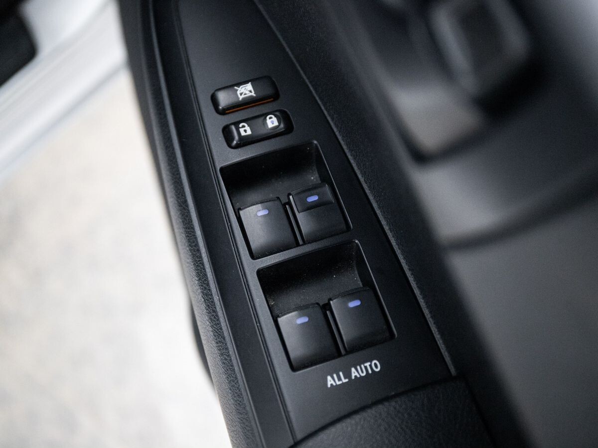 Toyota Corolla Fielder 2018 - фото автомобиля