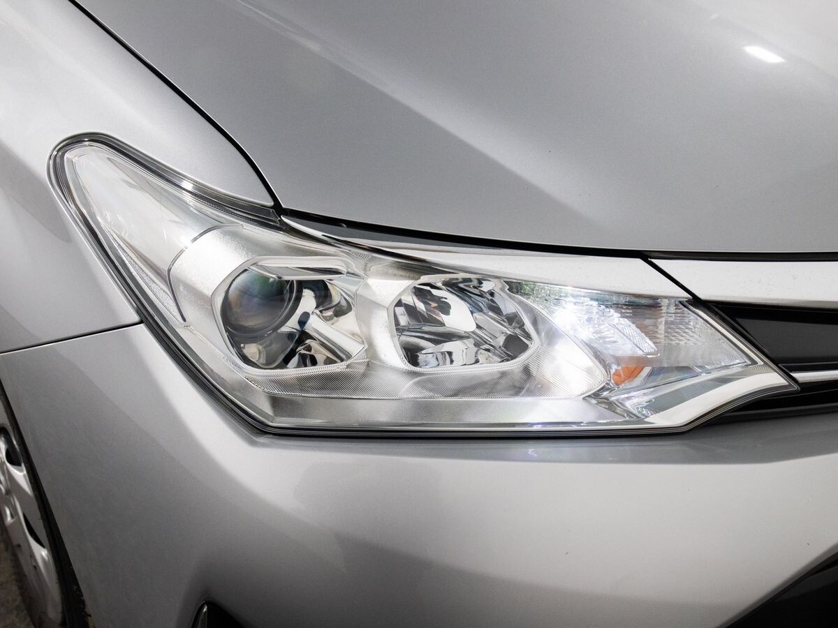 Toyota Corolla Fielder 2018 - фото автомобиля