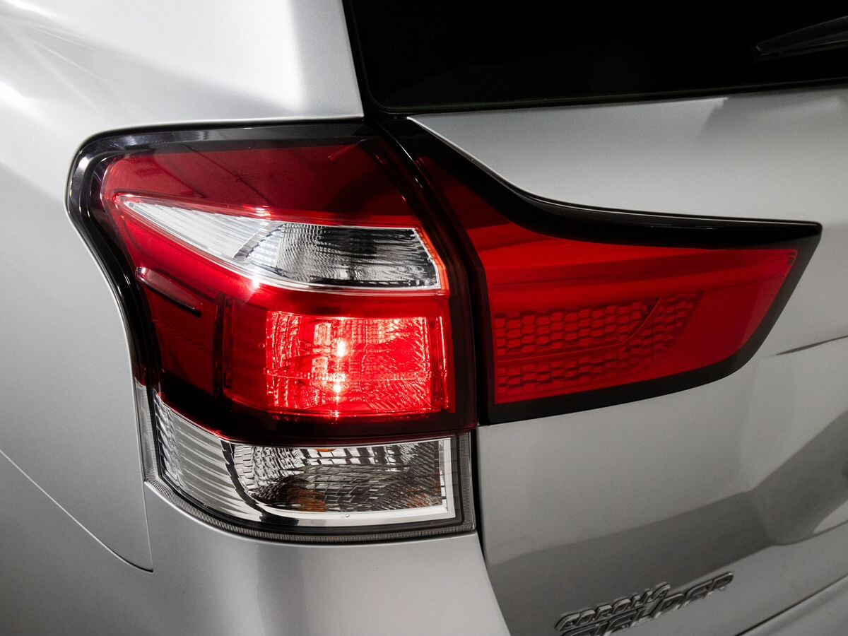 Toyota Corolla Fielder 2018 - фото автомобиля