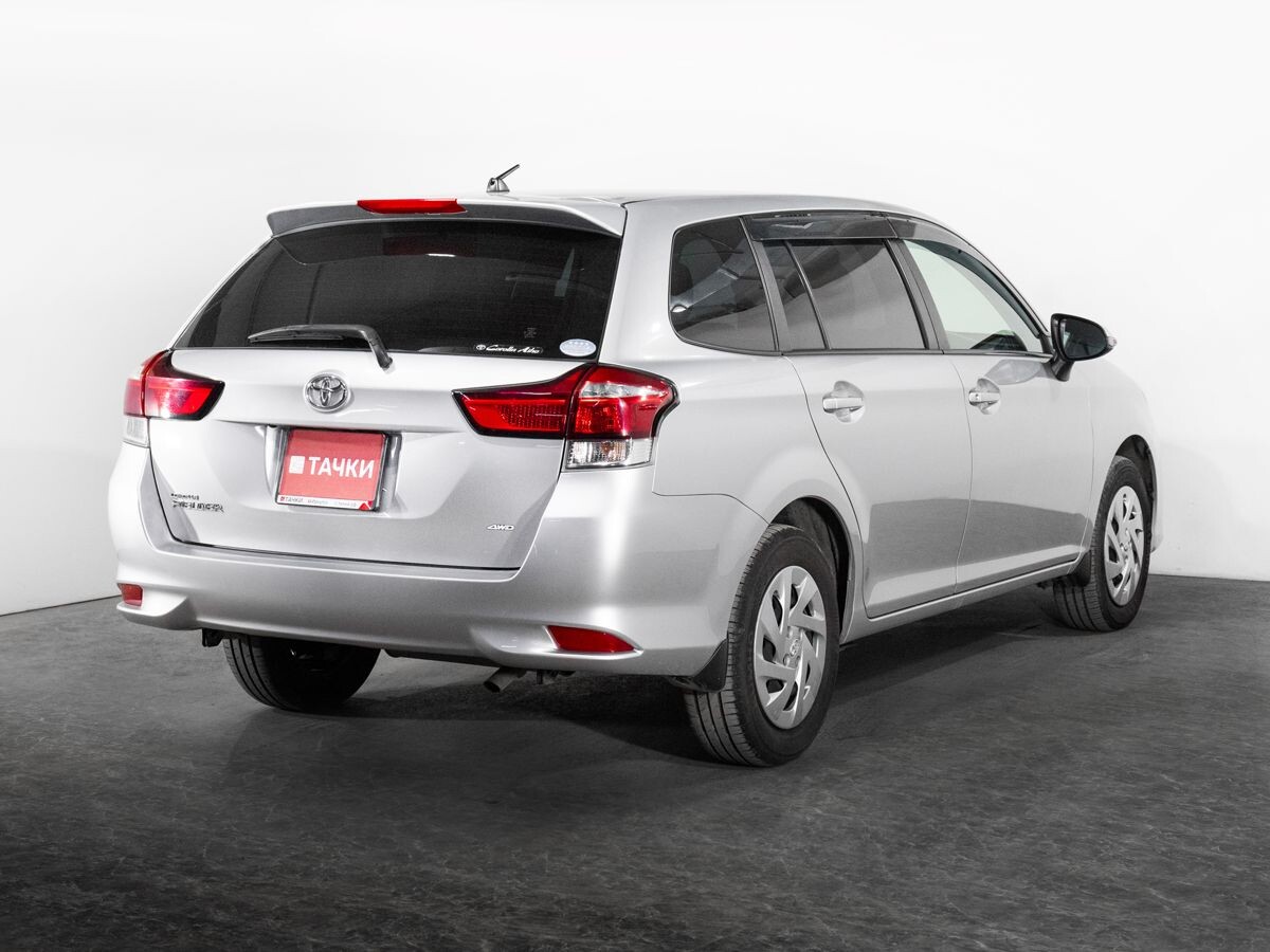Toyota Corolla Fielder 2018 - фото автомобиля