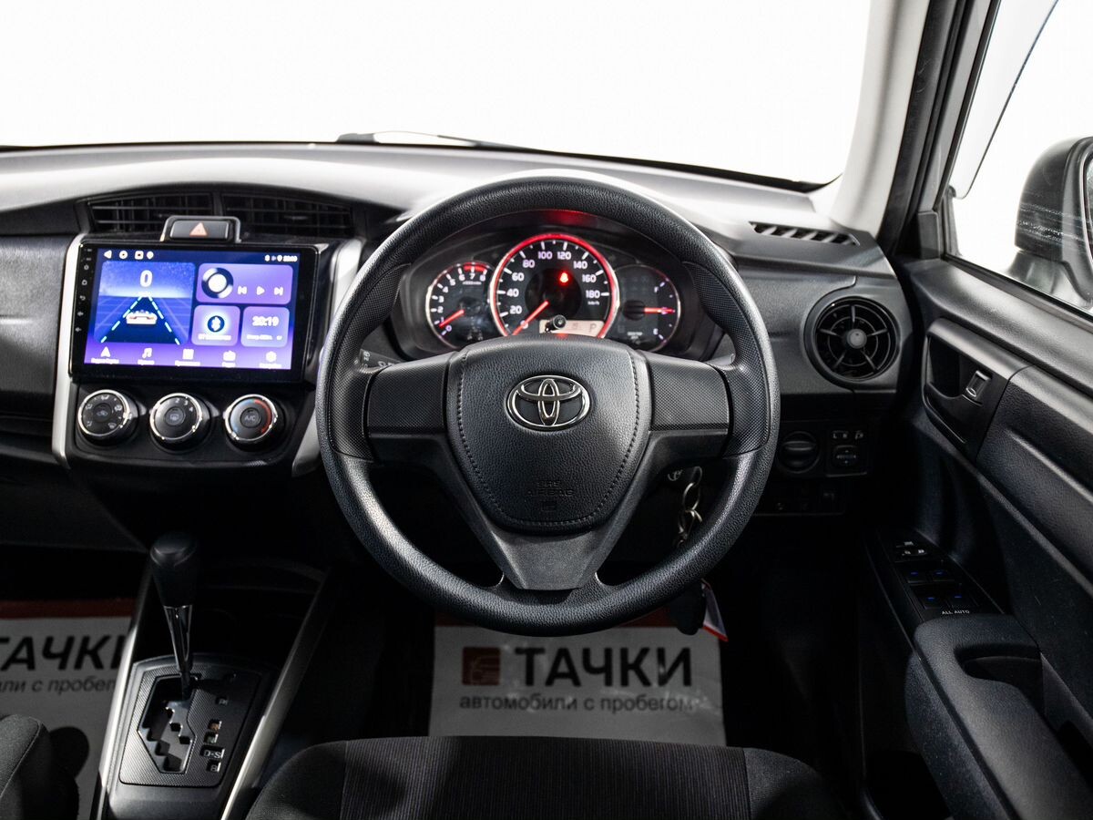 Toyota Corolla Fielder 2018 - фото автомобиля