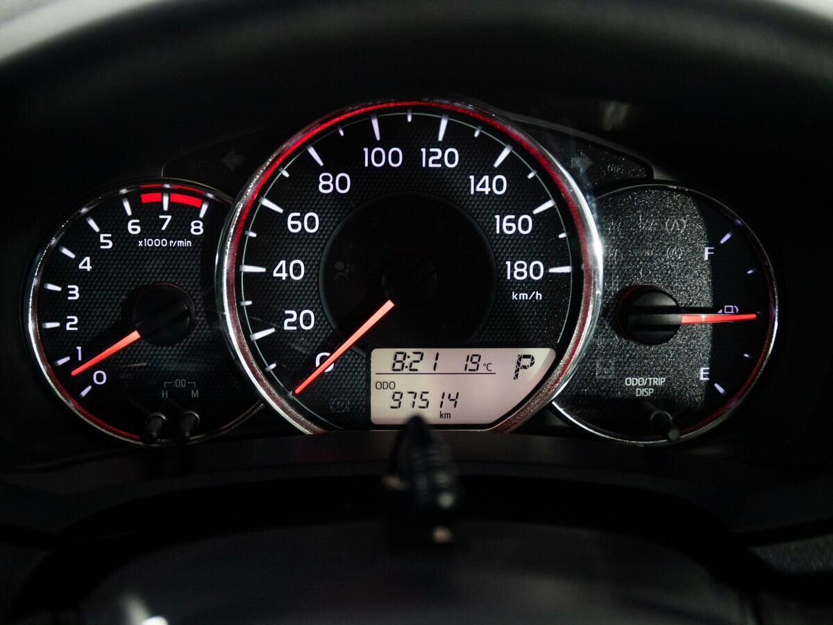 Toyota Corolla Fielder 2018 - фото автомобиля