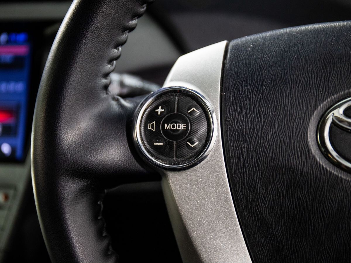 Toyota Prius 2014 - фото автомобиля