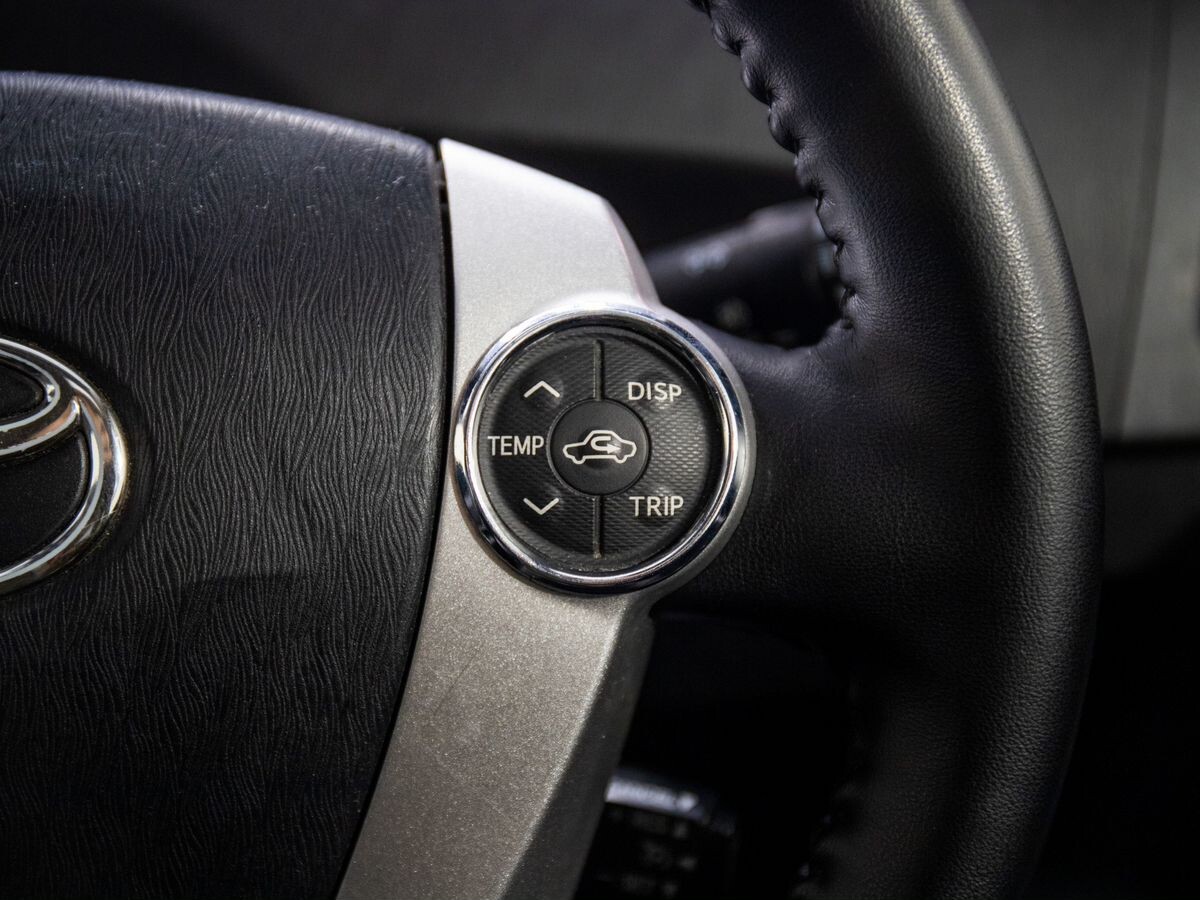 Toyota Prius 2014 - фото автомобиля