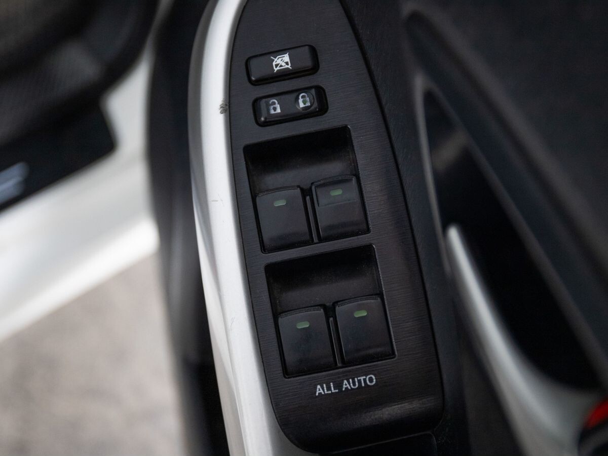 Toyota Prius 2014 - фото автомобиля