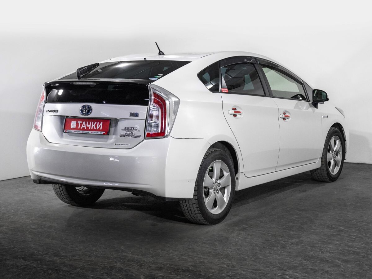 Toyota Prius 2014 - фото автомобиля