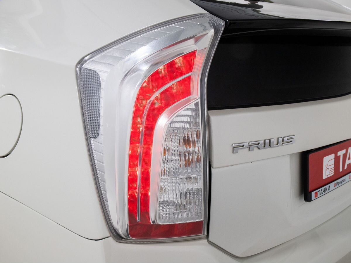 Toyota Prius 2014 - фото автомобиля