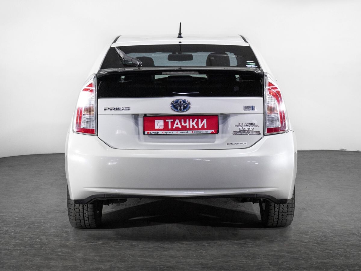 Toyota Prius 2014 - фото автомобиля