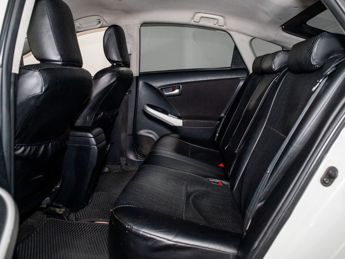 Toyota Prius 2014 - фото автомобиля