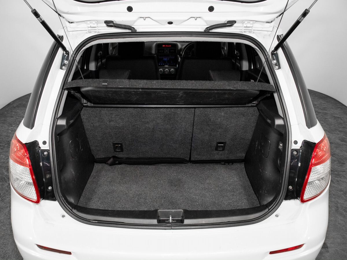 Suzuki SX4 2008 - фото автомобиля