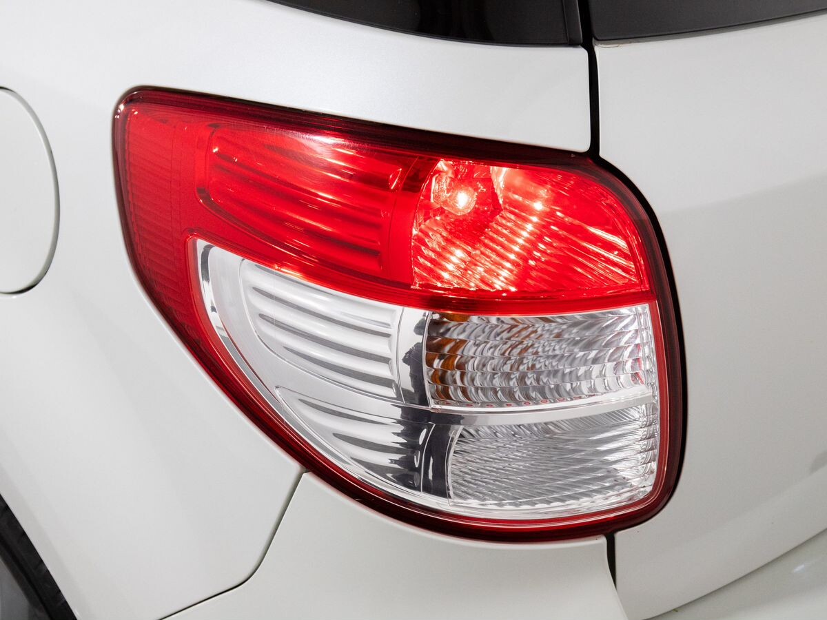 Suzuki SX4 2008 - фото автомобиля