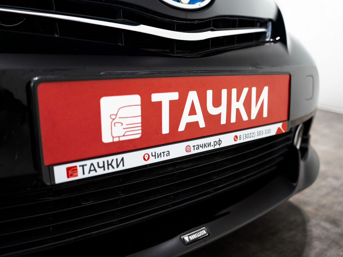 Toyota Prius Alpha 2013 - фото автомобиля