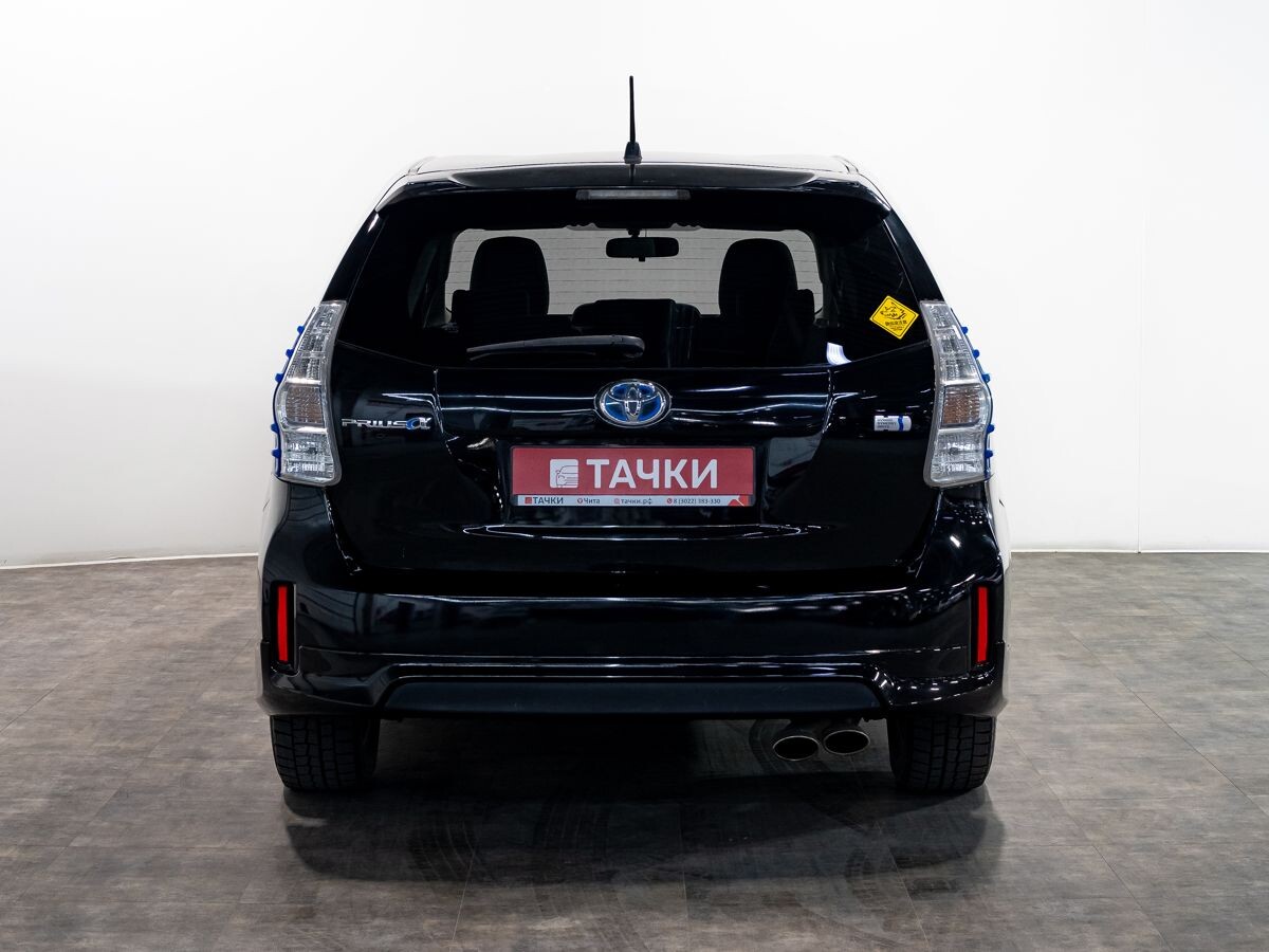 Toyota Prius Alpha 2013 - фото автомобиля