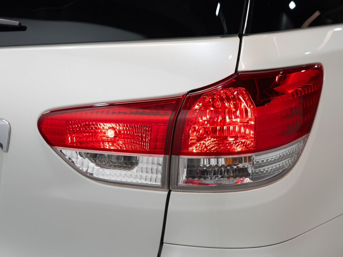 Toyota Wish 2010 - фото автомобиля