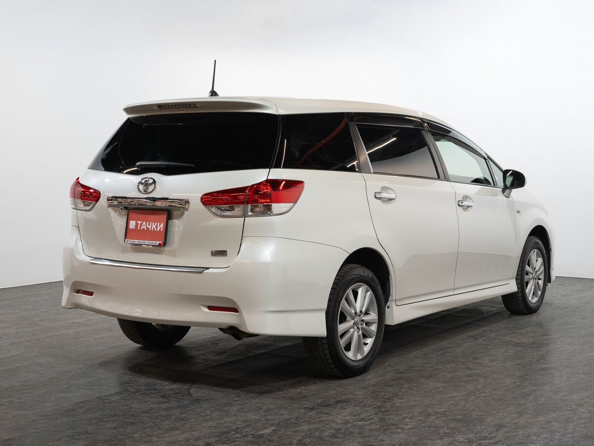 Toyota Wish 2010 - фото автомобиля