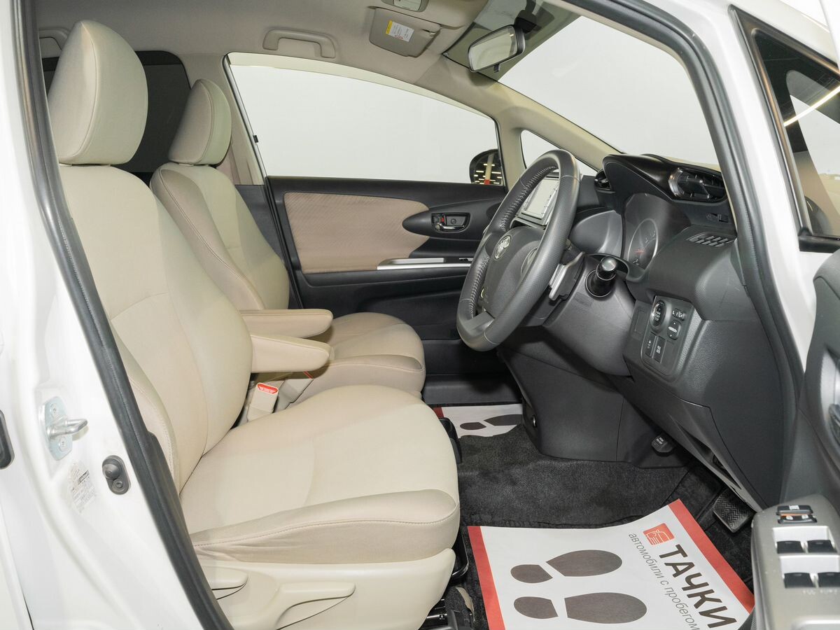 Toyota Wish 2010 - фото автомобиля