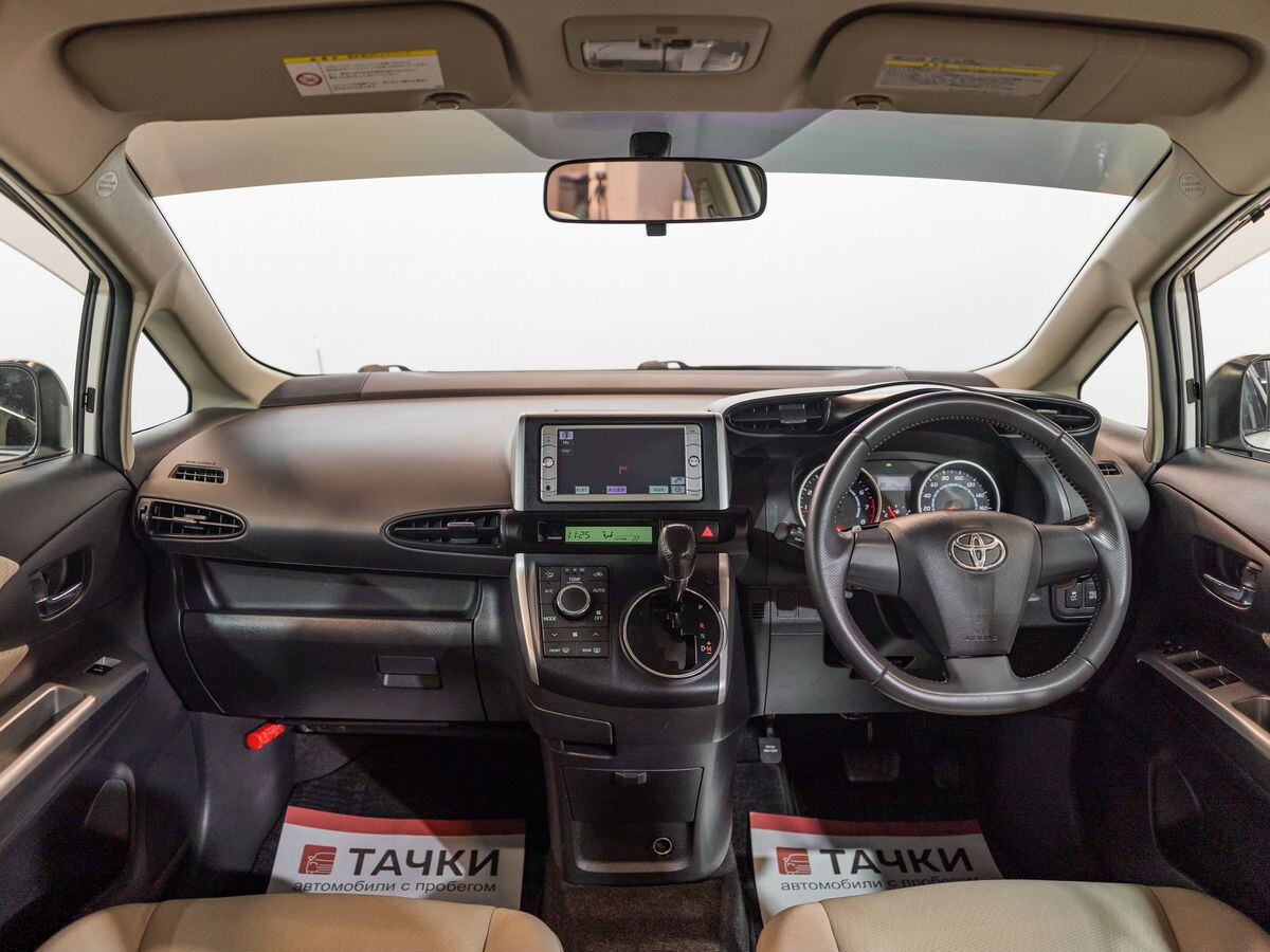 Toyota Wish 2010 - фото автомобиля