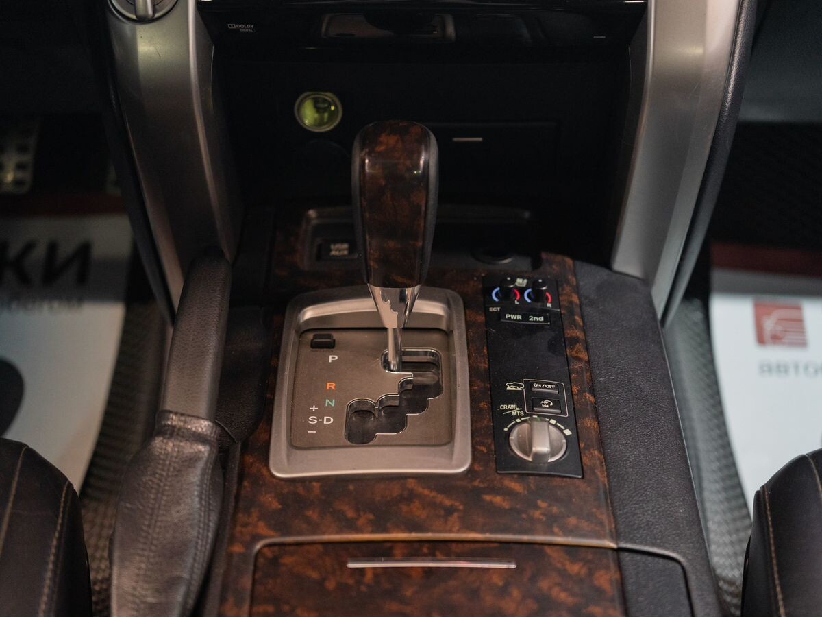 Toyota Land Cruiser 2013 - фото автомобиля