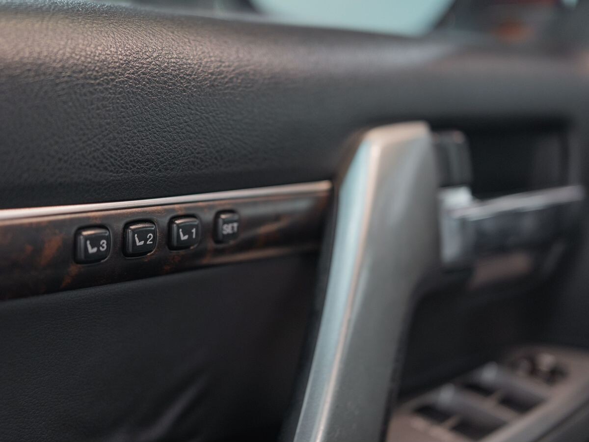 Toyota Land Cruiser 2013 - фото автомобиля