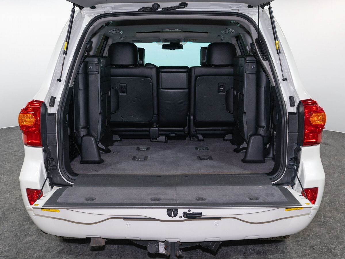 Toyota Land Cruiser 2013 - фото автомобиля