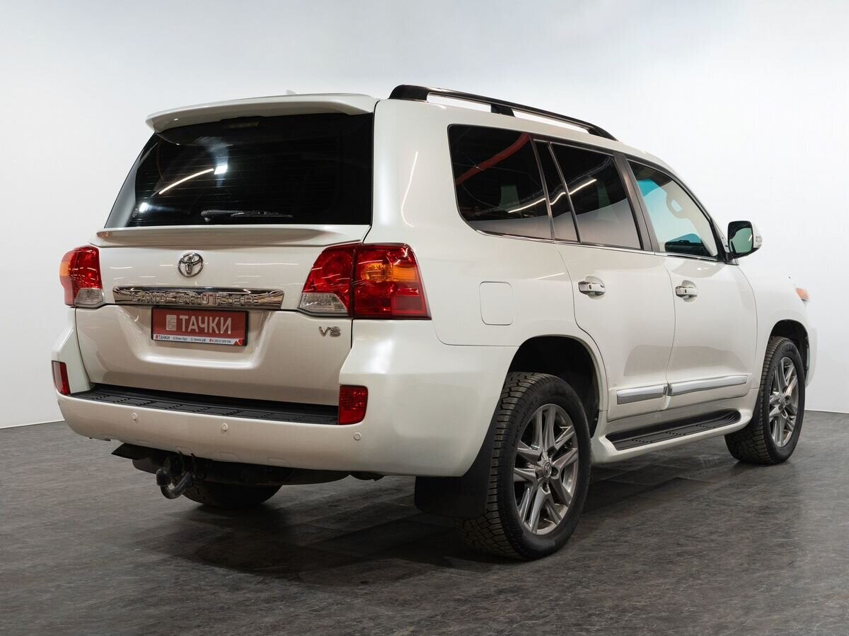 Toyota Land Cruiser 2013 - фото автомобиля
