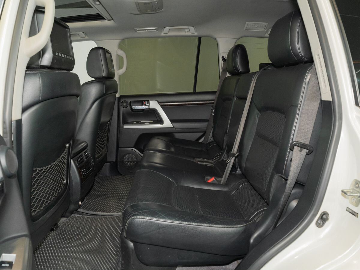 Toyota Land Cruiser 2013 - фото автомобиля