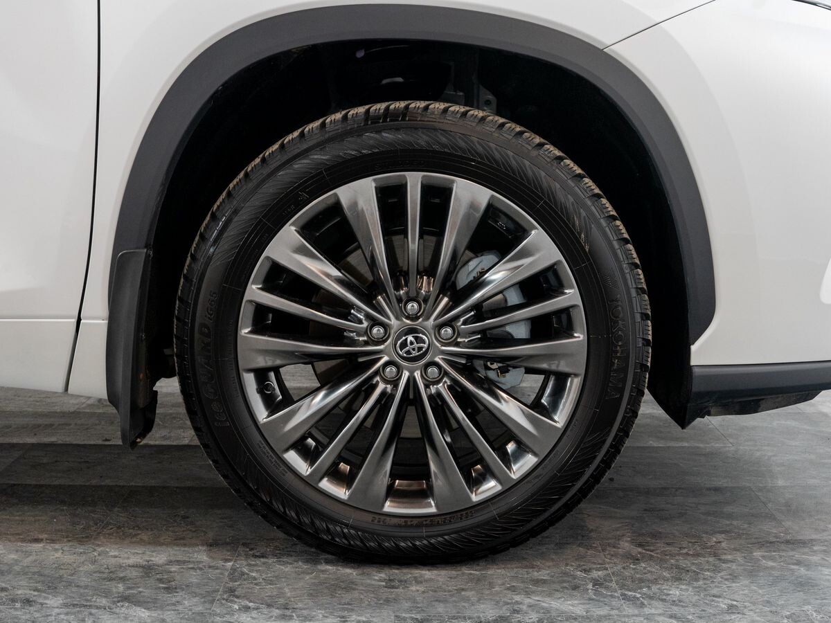 Toyota Highlander 2025 - фото автомобиля