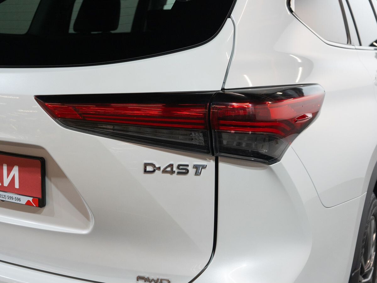 Toyota Highlander 2025 - фото автомобиля