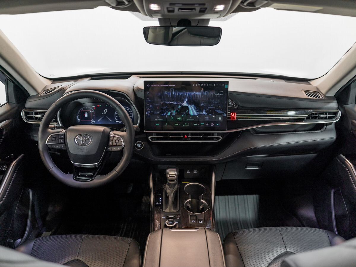Toyota Highlander 2025 - фото автомобиля