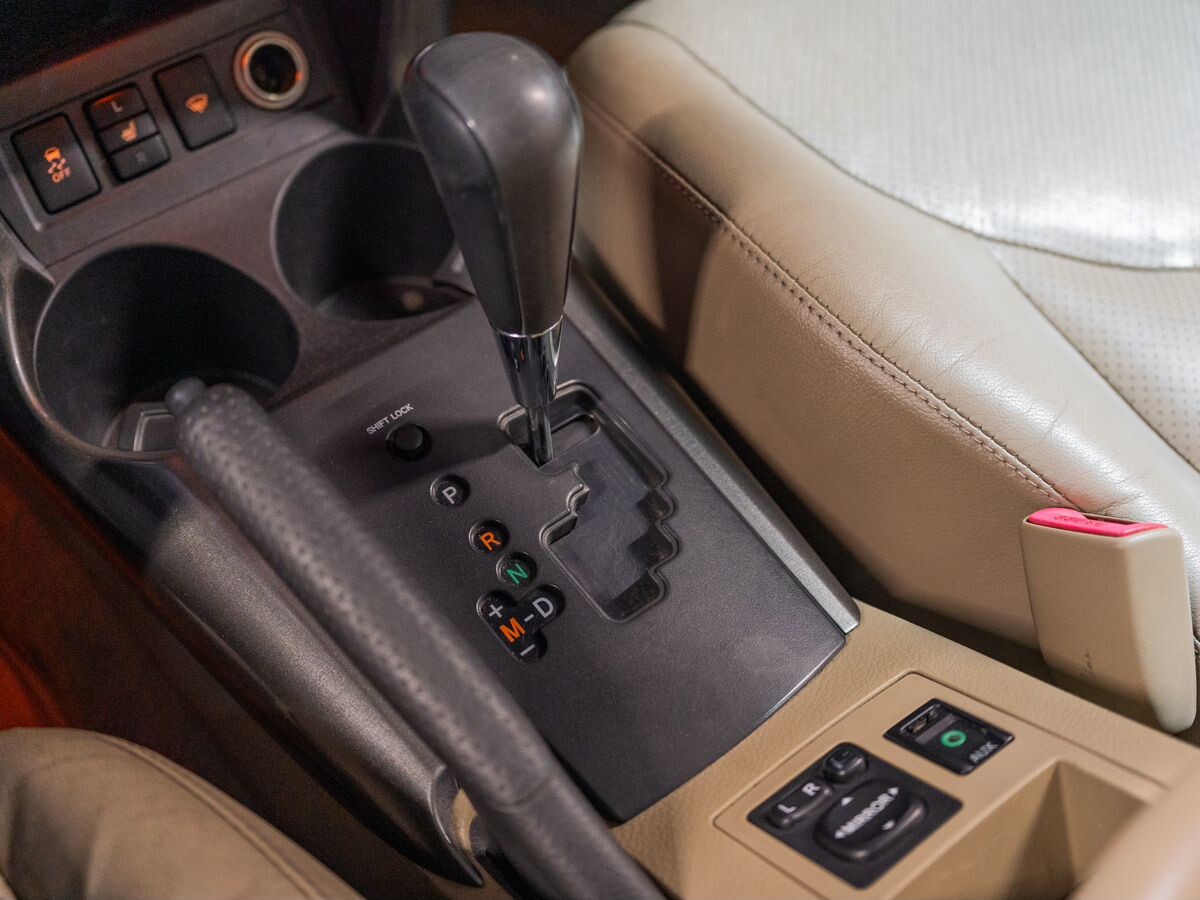 Toyota RAV4 2010 - фото автомобиля