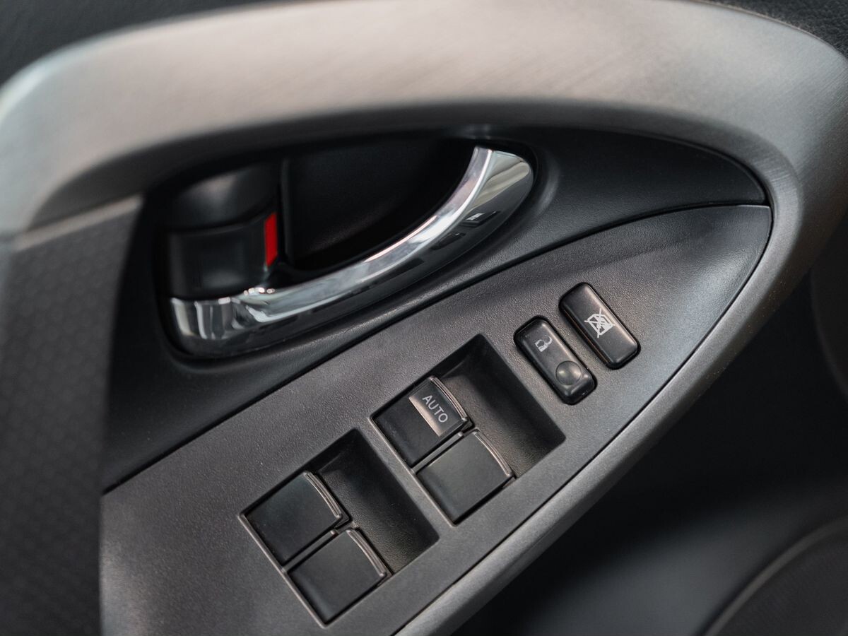 Toyota RAV4 2010 - фото автомобиля