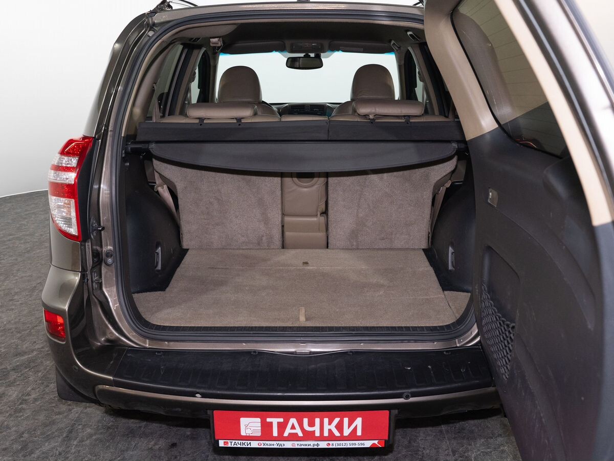 Toyota RAV4 2010 - фото автомобиля