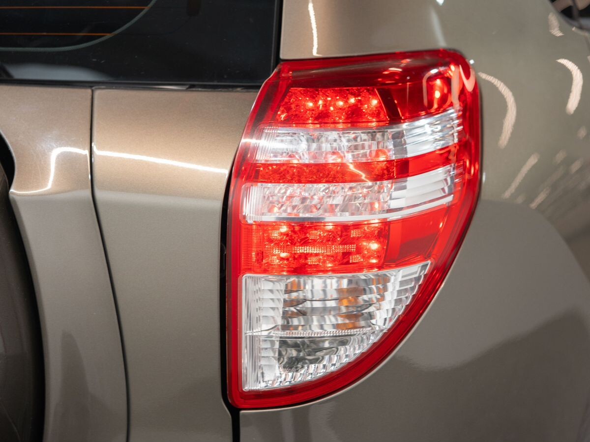 Toyota RAV4 2010 - фото автомобиля