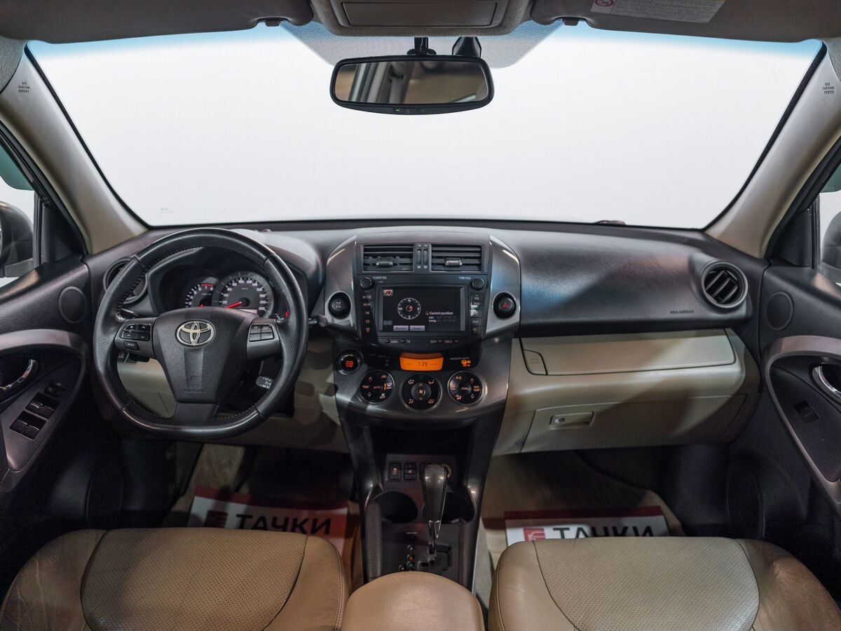 Toyota RAV4 2010 - фото автомобиля